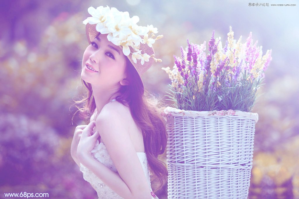 Photoshop调出背着草楼女孩梦幻紫色调