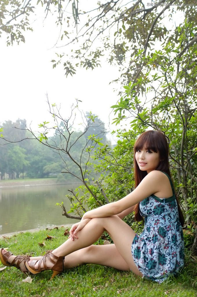 Photoshop调出河边美女另类淡红肤色效果