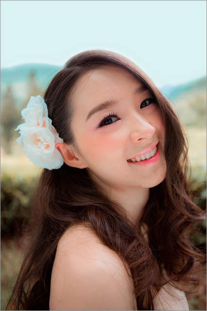 Photoshop调出外景美女通透的柔美肤色效果