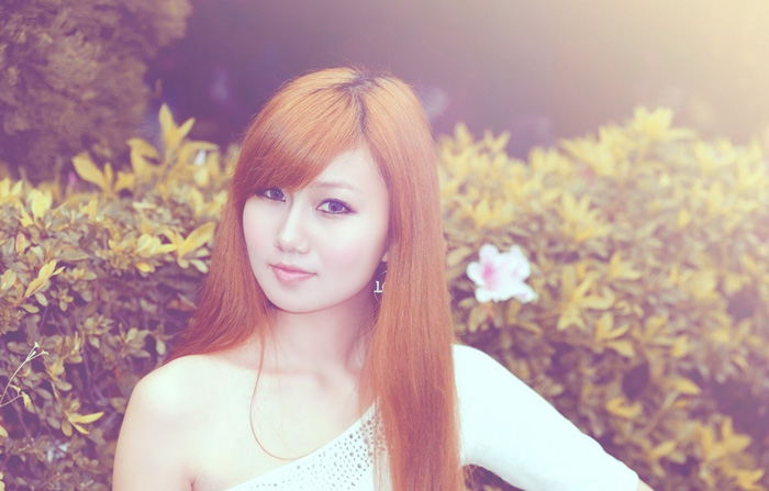 Photoshop调出林下女孩朦胧的光晕效果