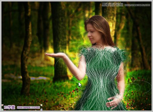 Photoshop合成在和蝴蝶交流的美女仙子