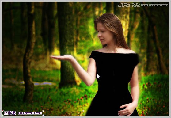 Photoshop合成在和蝴蝶交流的美女仙子