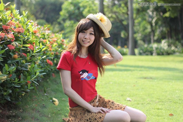 Photoshop调出公园女孩复古的淡黄效果
