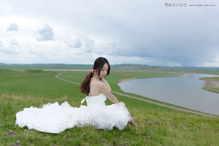 Photoshop调出外景婚片紫色唯美效果图