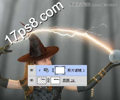 Photoshop设计万圣节正在施展魔法的女巫