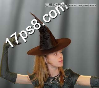 Photoshop设计万圣节正在施展魔法的女巫