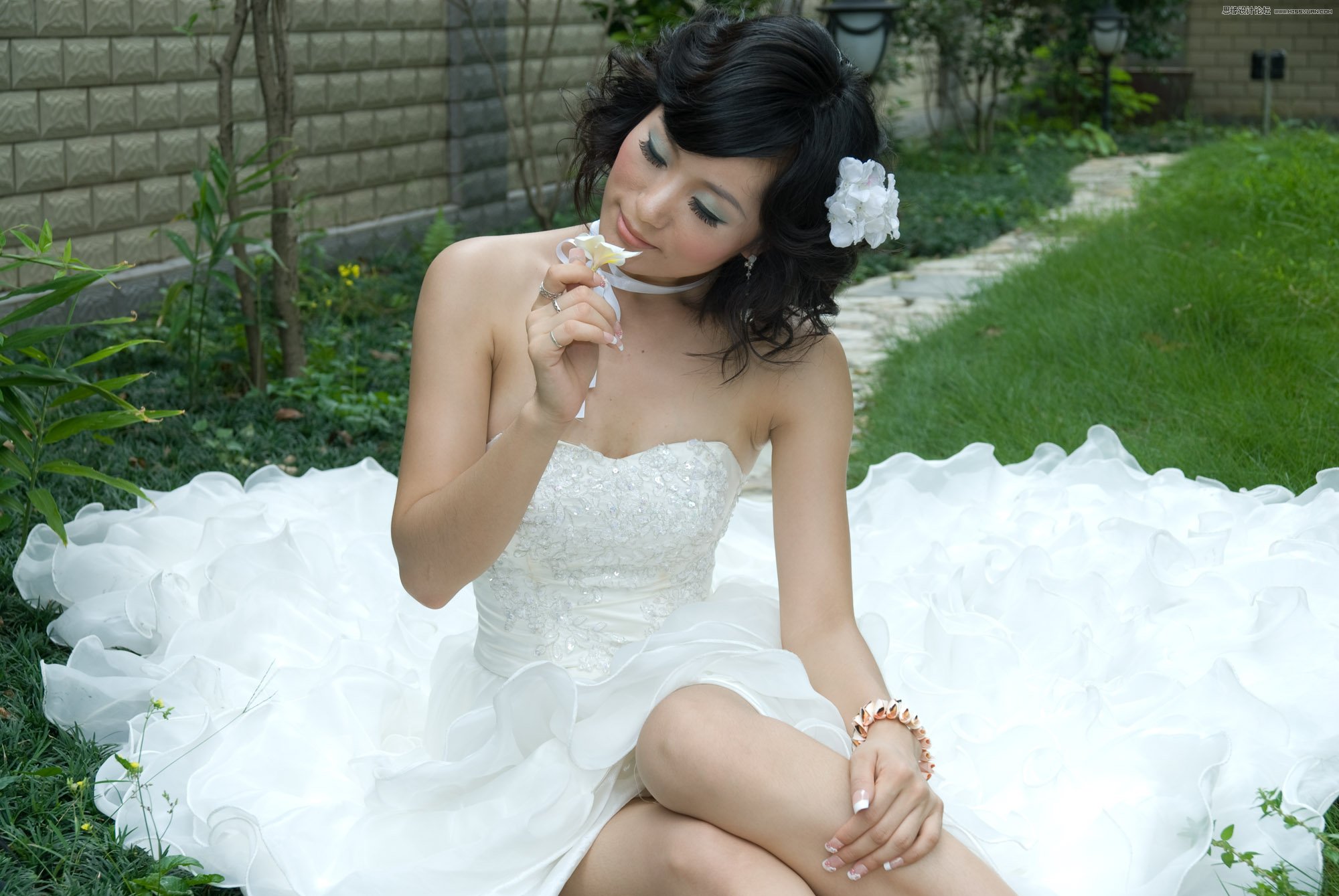 Photoshop婚纱美女柔美的黄色肤色效果
