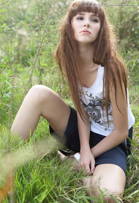 Photoshop调出草地美女怀旧的黄色调
