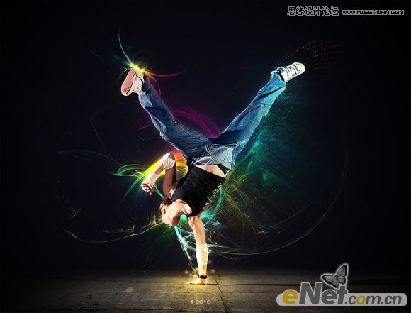 Photoshop设计抽象光线背景效果的街舞女孩
