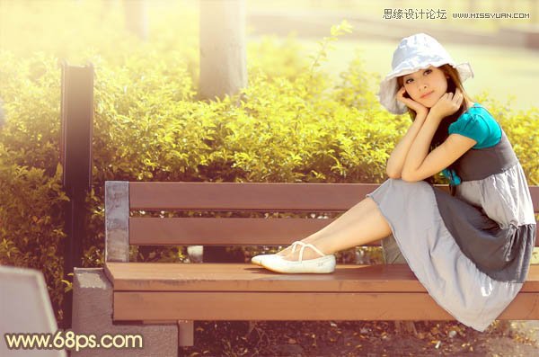 Photoshop调出公园美女暖暖的黄色调效果