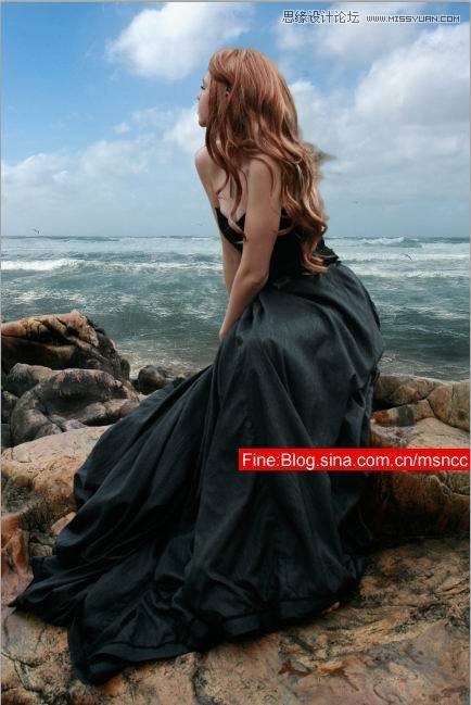 Photoshop合成坐在海边看海的忧郁女孩