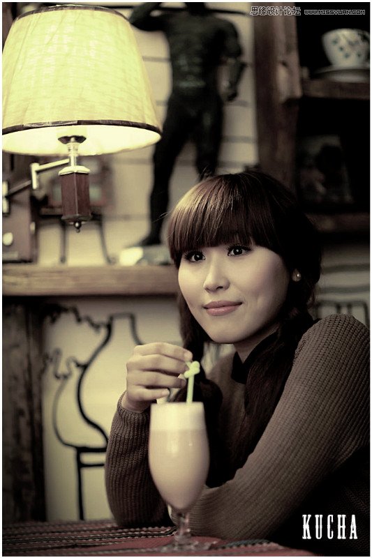 Photoshop调出内景美女古典风格效果