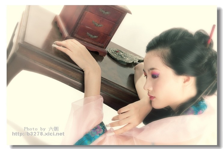 Photoshop制作古典美女镜花水月音画图文教程