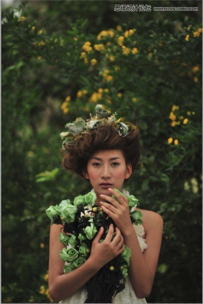 Photoshop调出外景美女漂亮的复古色调