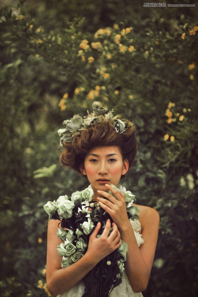 Photoshop调出外景美女漂亮的复古色调