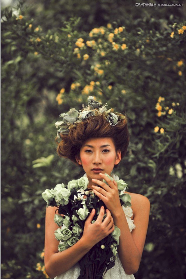 Photoshop调出外景美女漂亮的复古色调