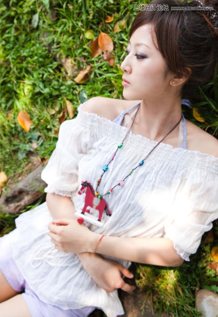 Photoshop调出外景美女肤色泛黄色调